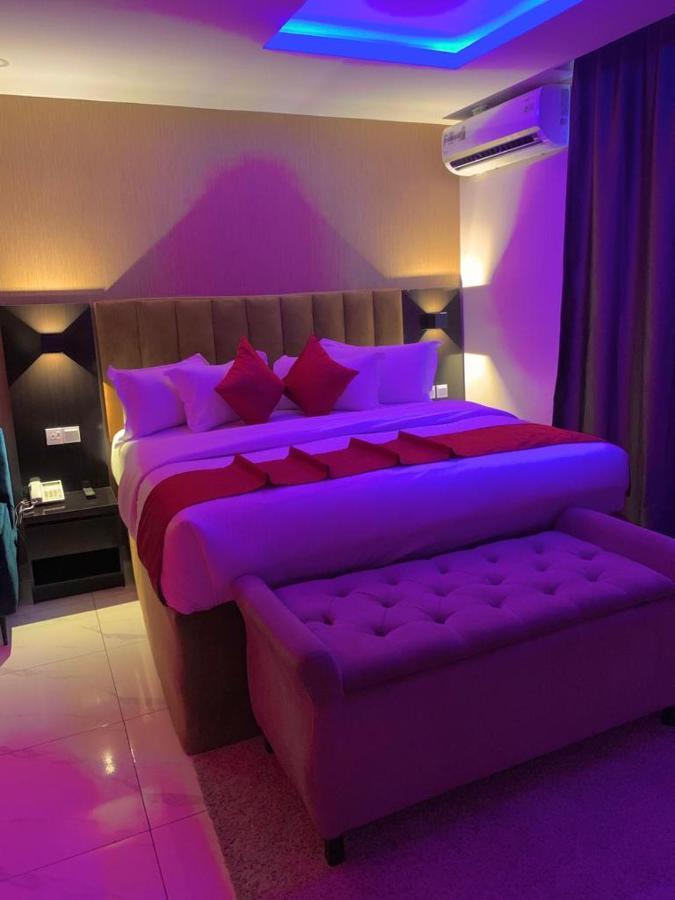 No 95 Suites VI Lagos Kültér fotó